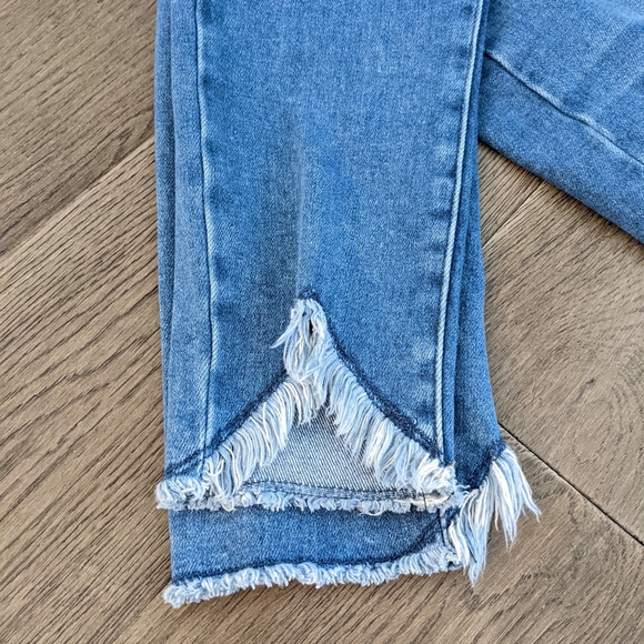 JBD High Rise Skinny w Hi-Lo Hem - Picture 3 of 5